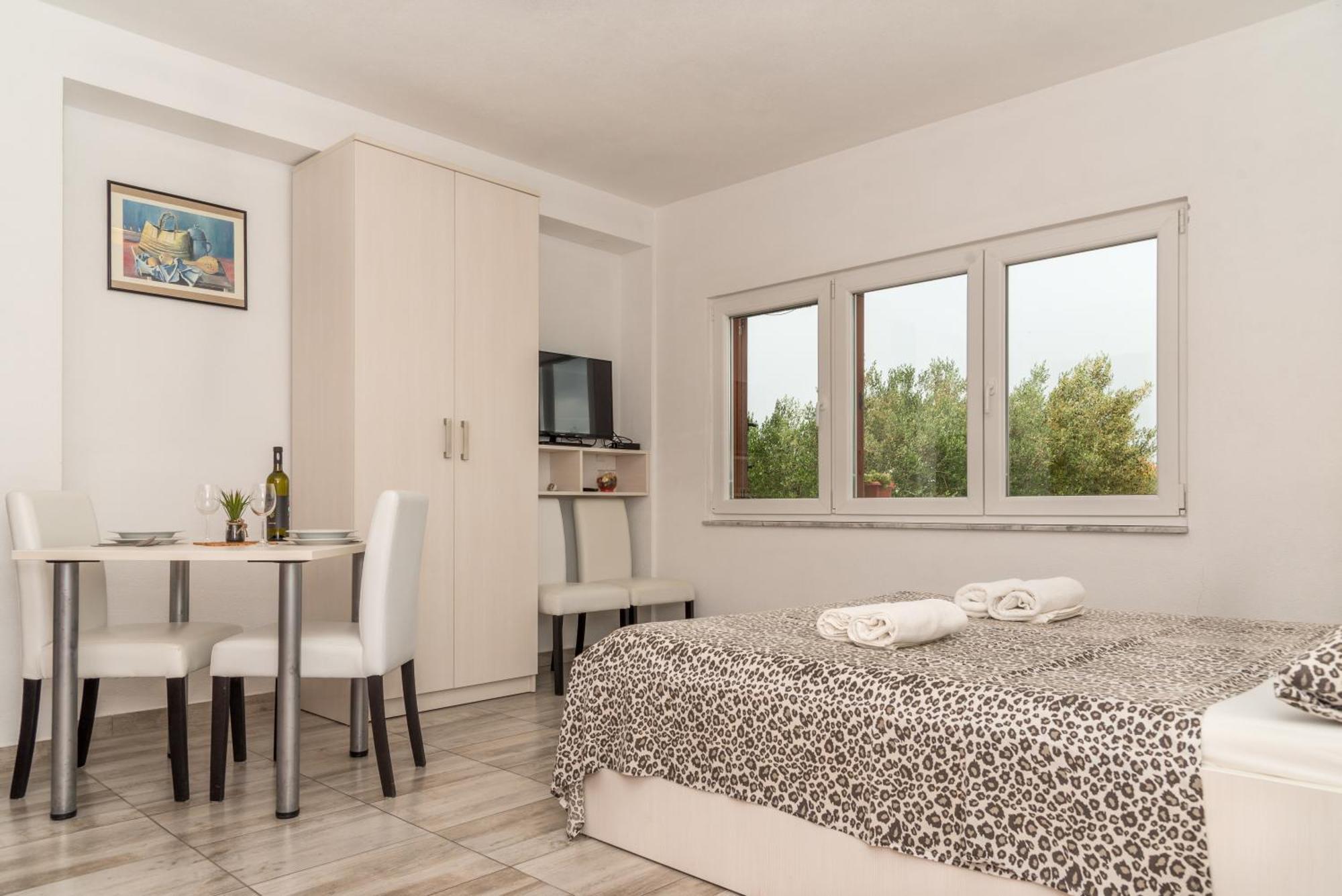 Studio apartment Nin Esterno foto